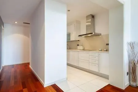 Wonderful 2-bd With Balcony Plaza Cataluna Daire *