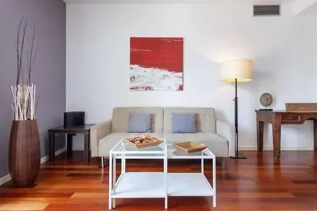 Daire Wonderful 2-bd With Balcony Plaza Cataluna Barselona